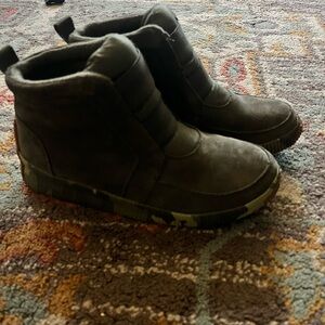 Sorel Women’s Out N About mid waterproof boots